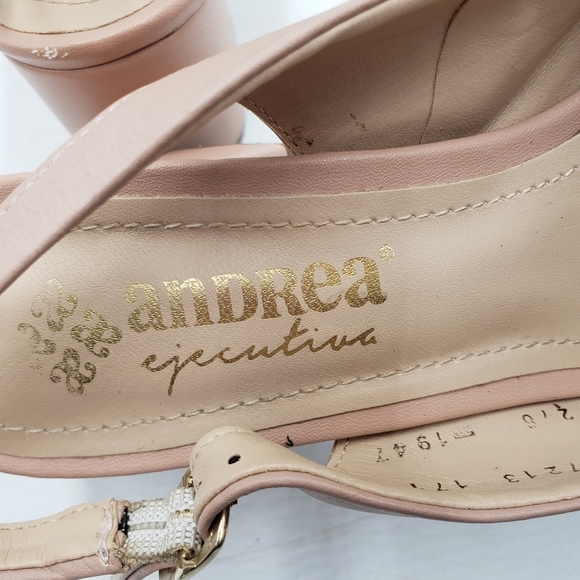 Andrea Ejecutiva Block Heel Sling Back Pump Womens 5 Point Toe Bow Beige - Picture 11 of 13